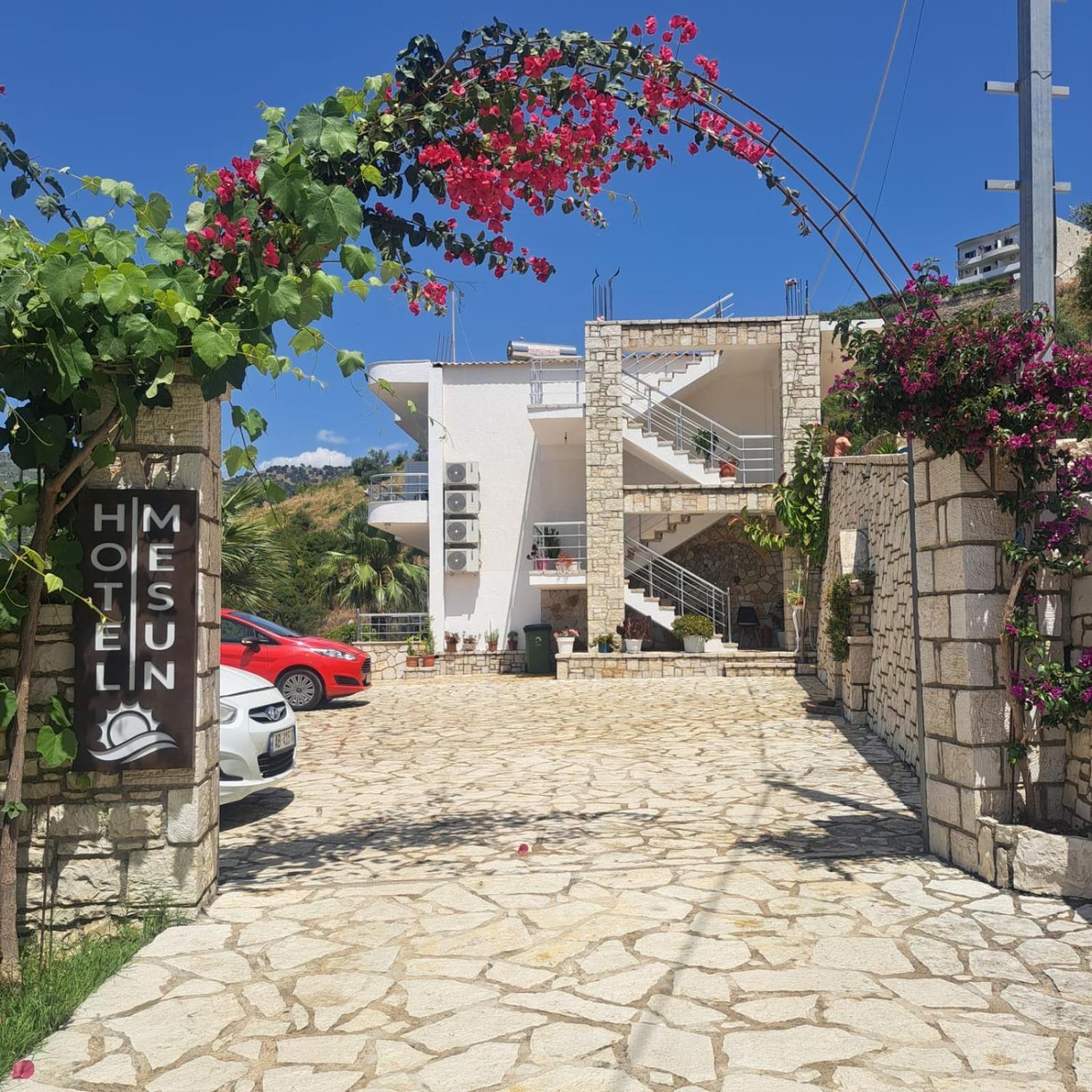 Hotel Mesun Himarë Exterior foto