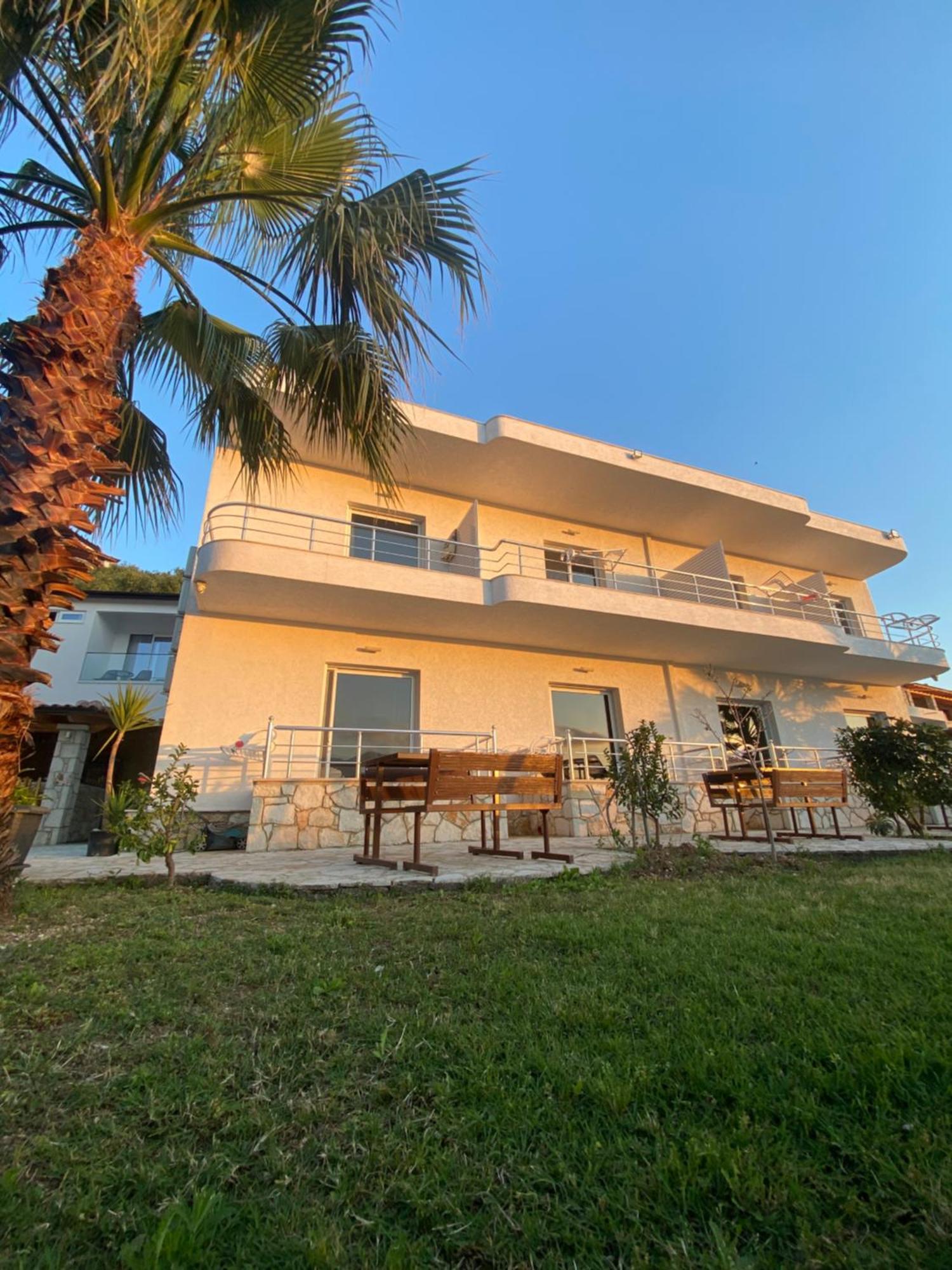 Hotel Mesun Himarë Exterior foto